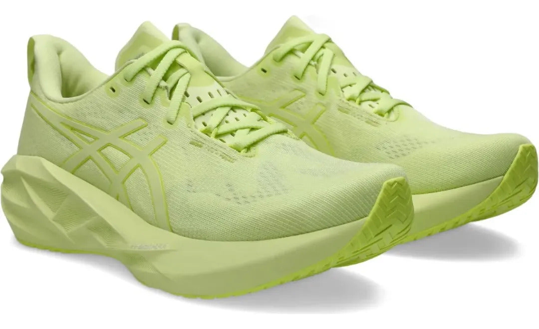 Tenis Asics De Hombre Novablast Para Maraton Y Entrenamiento